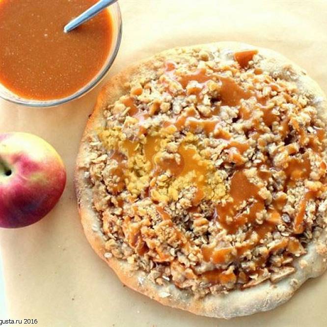 Карамельно-яблочная десертная пицца