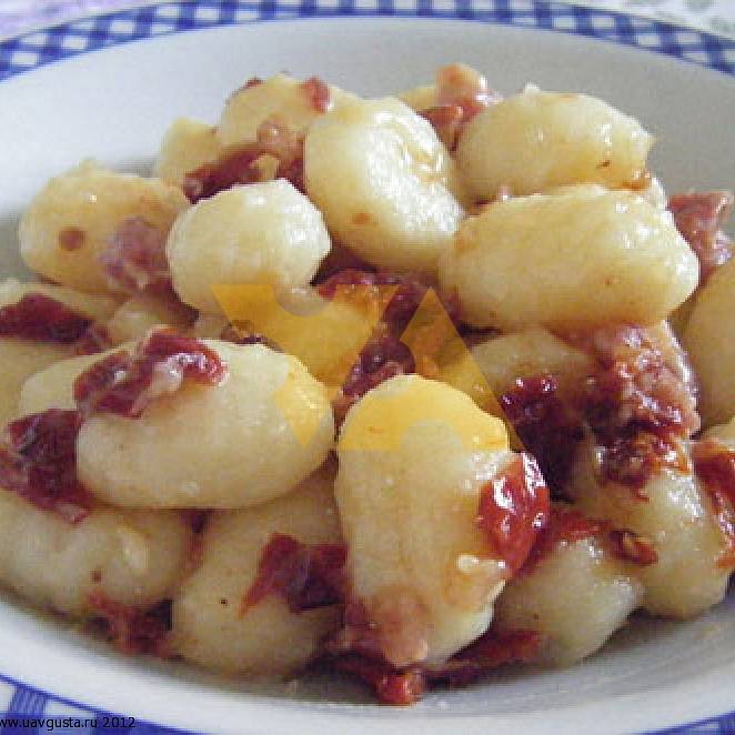 Ньокки картофельные с сушеными помидорами