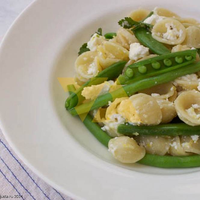 Весенняя паста ореккьетте с лимоном и овощами